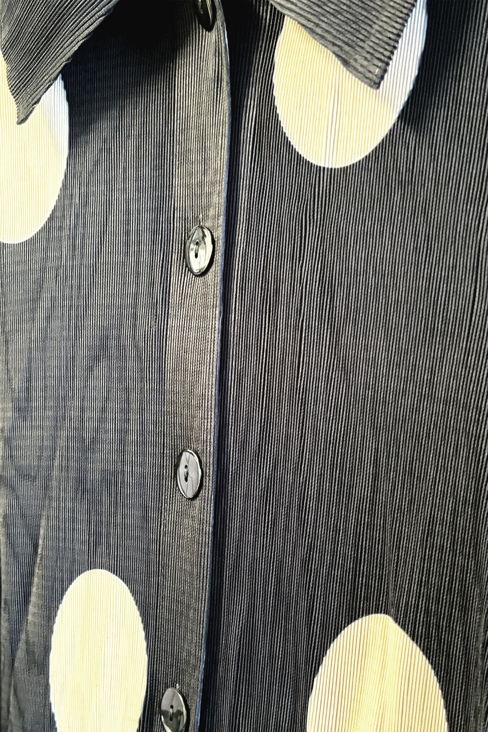 WC3368_BLACK-IVORY
