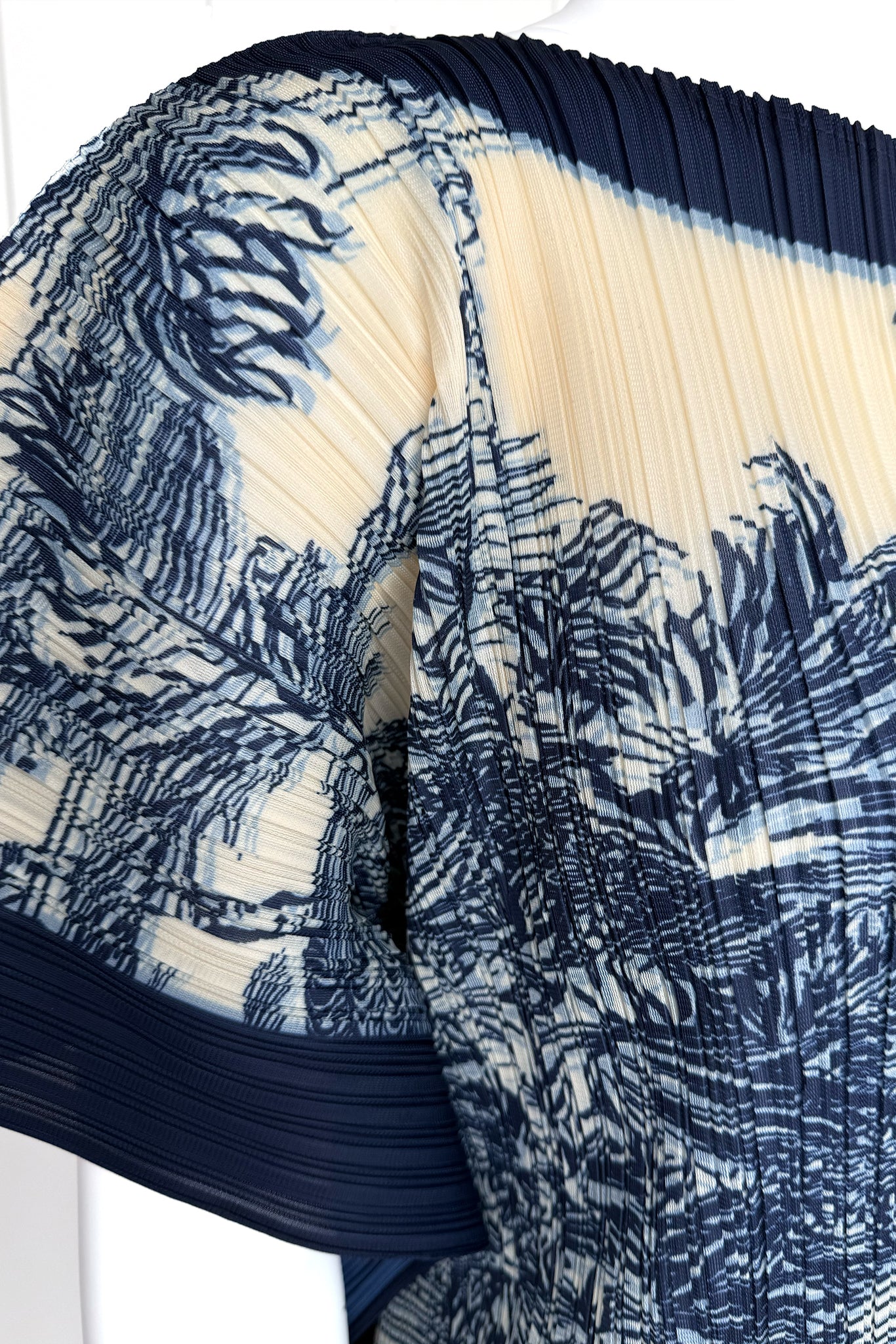 Élodie  Plissé Scarf Top