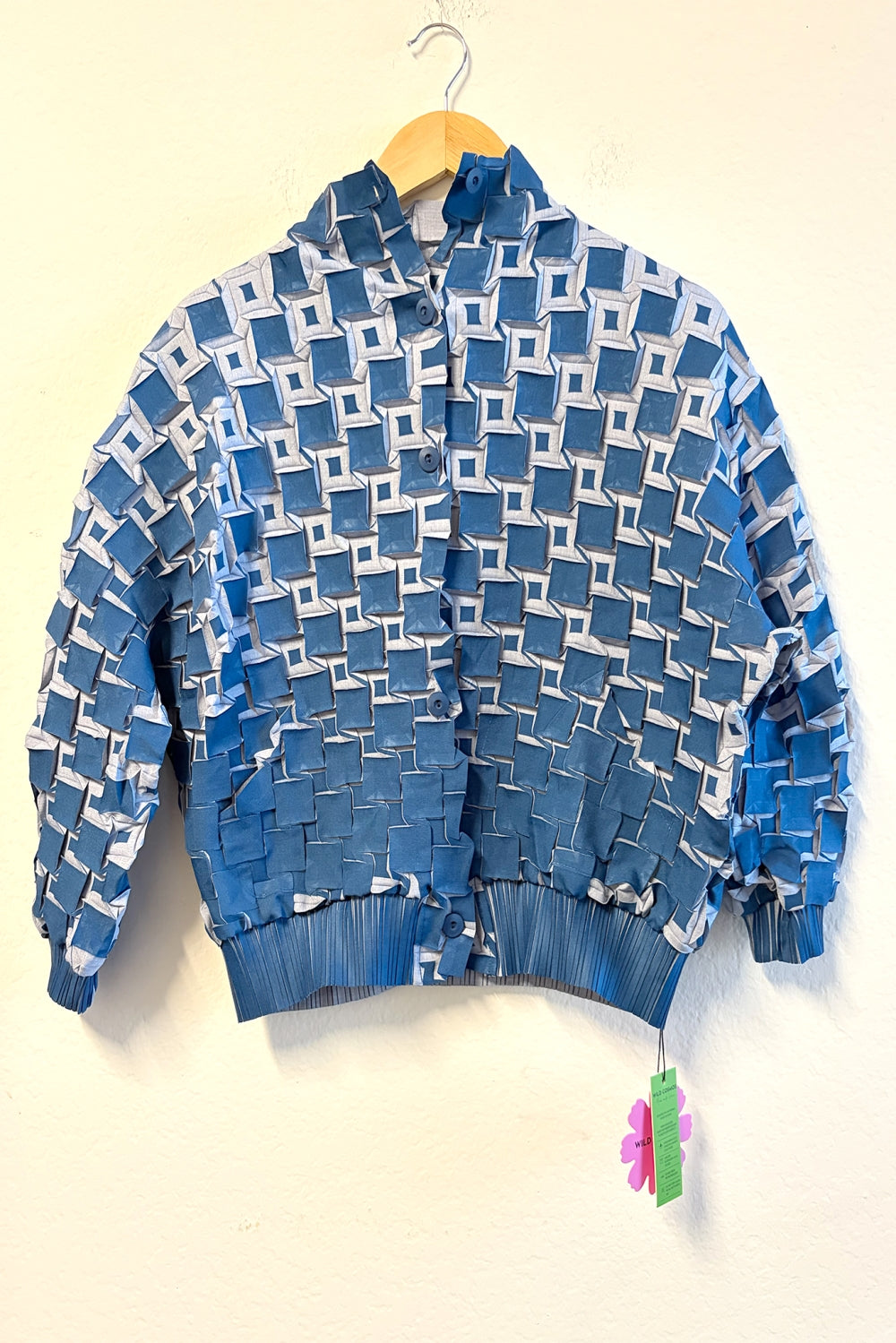 WC3372_LAPIS