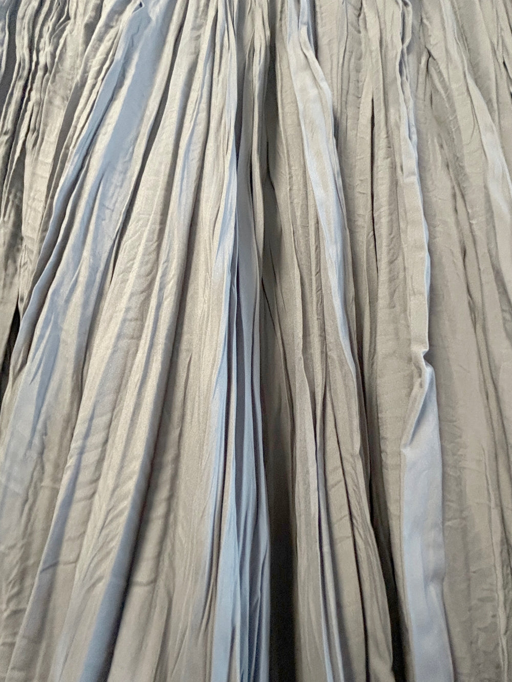 WC3376_GREY